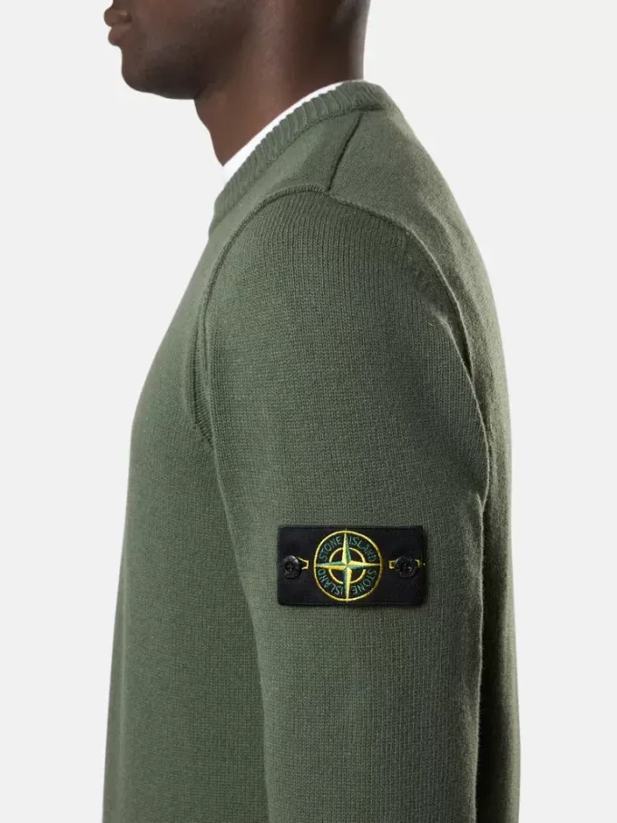 Rundhalset sweater med detaljer i omvendt strik